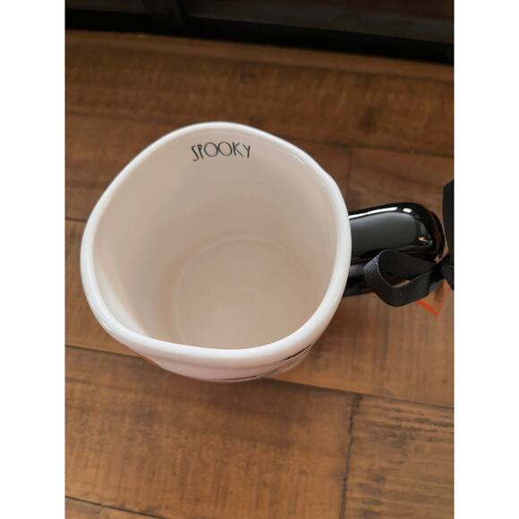 Rae Dunn PEANUTS SNOOPY 2024 Halloween Mug Boo Sign Spooky NWT - Picture 6 of 7